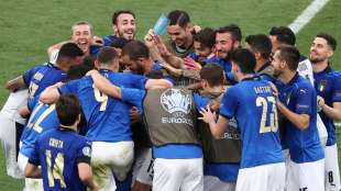 Rekordjäger Italien stürmt als Gruppensieger ins Achtelfinale - auch Wales weiter