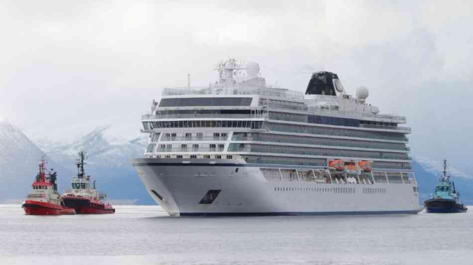 Kreuzfahrtschiff in Norwegen sicher in Hafen geleitet
