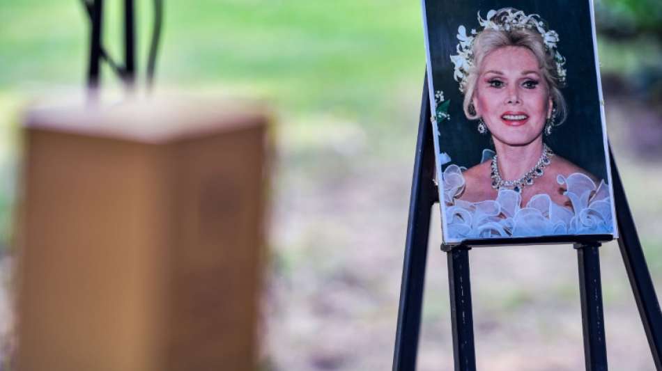 Asche von Zsa Zsa Gabor in Budapest beigesetzt