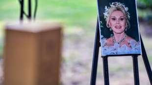 Asche von Zsa Zsa Gabor in Budapest beigesetzt