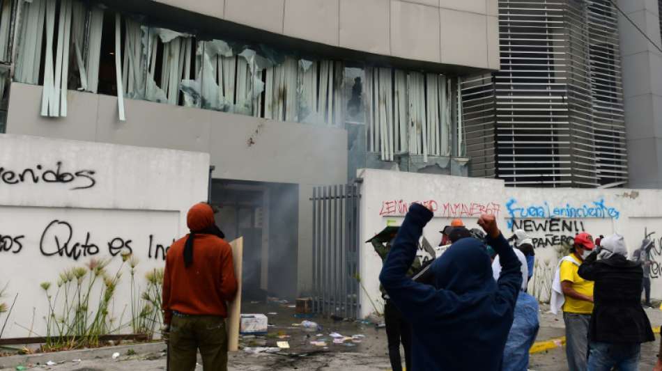 Demonstranten in Ecuador verwüsten Regierungsgebäude