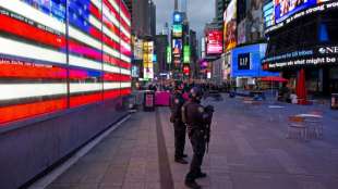 Unbeteiligter durch Schie&szlig;erei am New Yorker Times Square verletzt