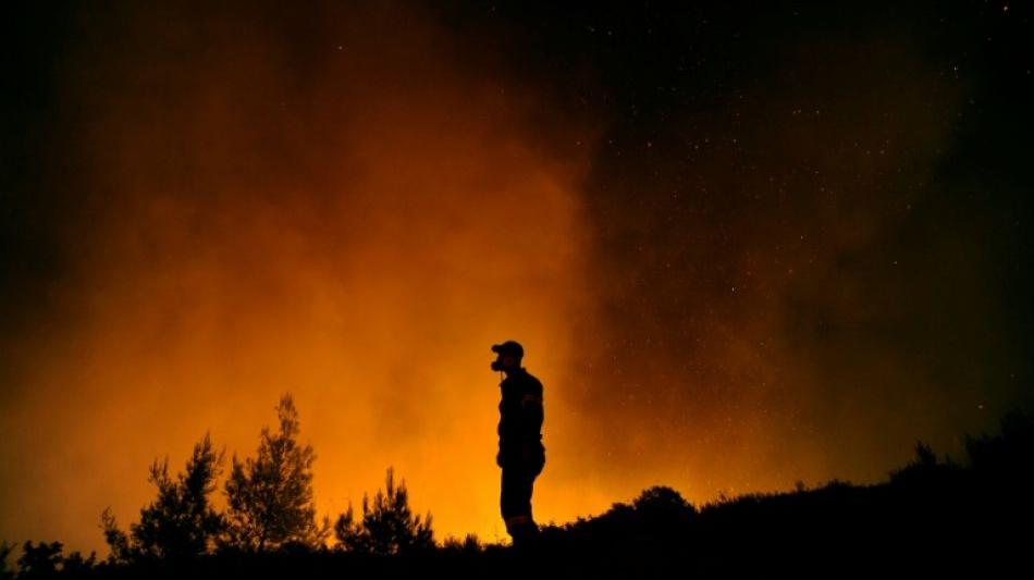 Feuerwehr: Starker Wind facht Brände in Griechenland an
