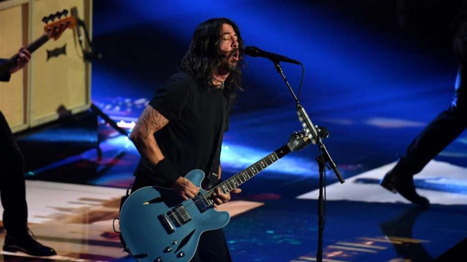 Rockmusiker Dave Grohl wird bei Abba zur Dancing Queen