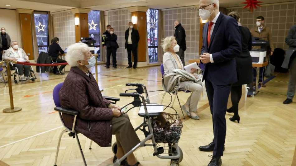 Tschentscher fordert mehr Corona-Impfstoff für Hamburger Gesundheitspersonal