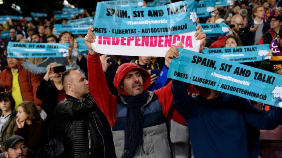 Unabhängigkeitsbefürworter machen bei Fußball-Spitzenspiel in Barcelona mobil