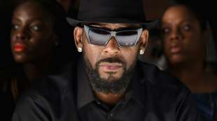 Geschworene im Missbrauchsprozess gegen R. Kelly beginnen mit Beratungen