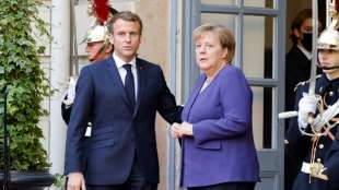 Merkel dringt auf Abzug ausl&auml;ndischer K&auml;mpfer aus Libyen