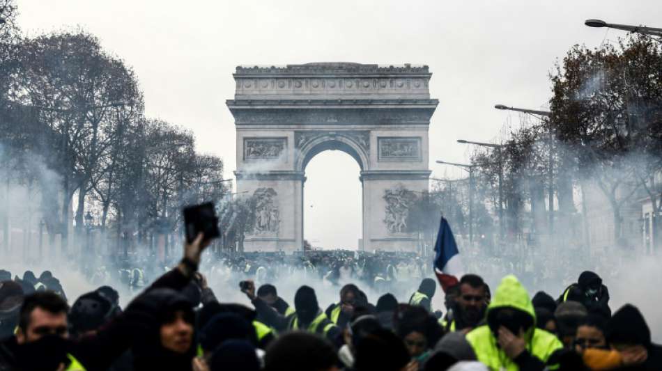 Mutma&szlig;liche Randalierer vom Triumphbogen in Paris vor Gericht