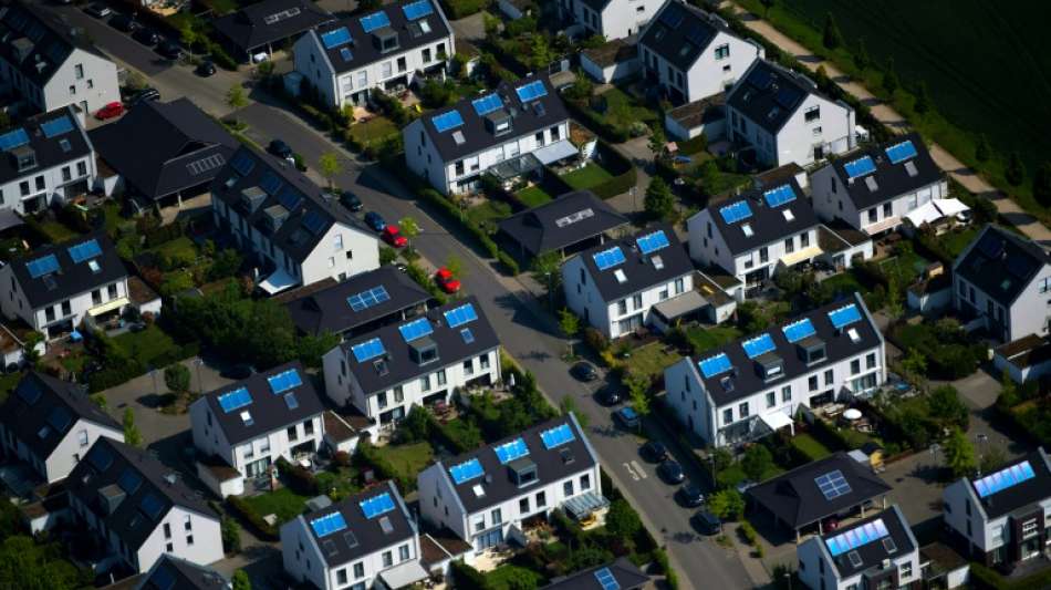 Umfrage: Hausbesitzer mit Photovoltaik-Anlage wollen Klimaschutz-Beitrag leisten