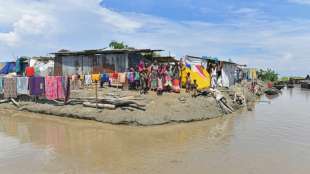 Hochwasser im Nordosten Indiens bedroht hunderttausende Menschen