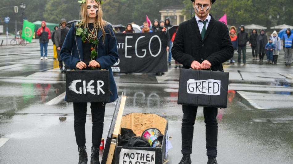 Klimaschutzaktivisten setzen Proteste in Berlin zweiten Tag in Folge fort