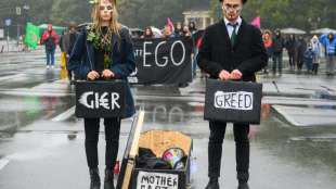 Klimaschutzaktivisten setzen Proteste in Berlin zweiten Tag in Folge fort