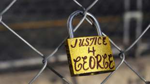 18-Jährige hinter Video von Floyd-Festnahme sagt in Prozess gegen Ex-Polizist aus