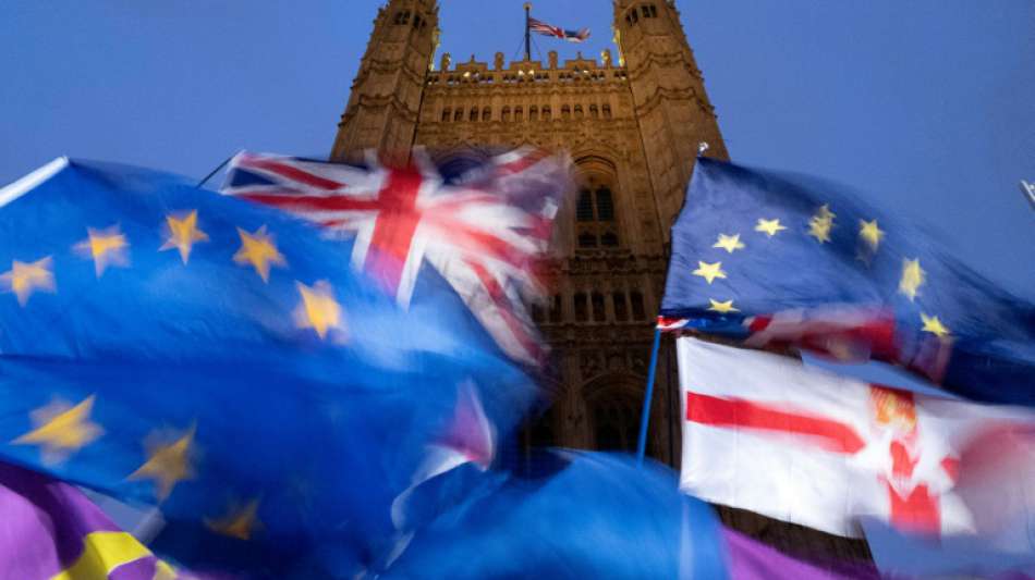 Britisches Parlament durchkreuzt Johnsons Brexit-Pläne