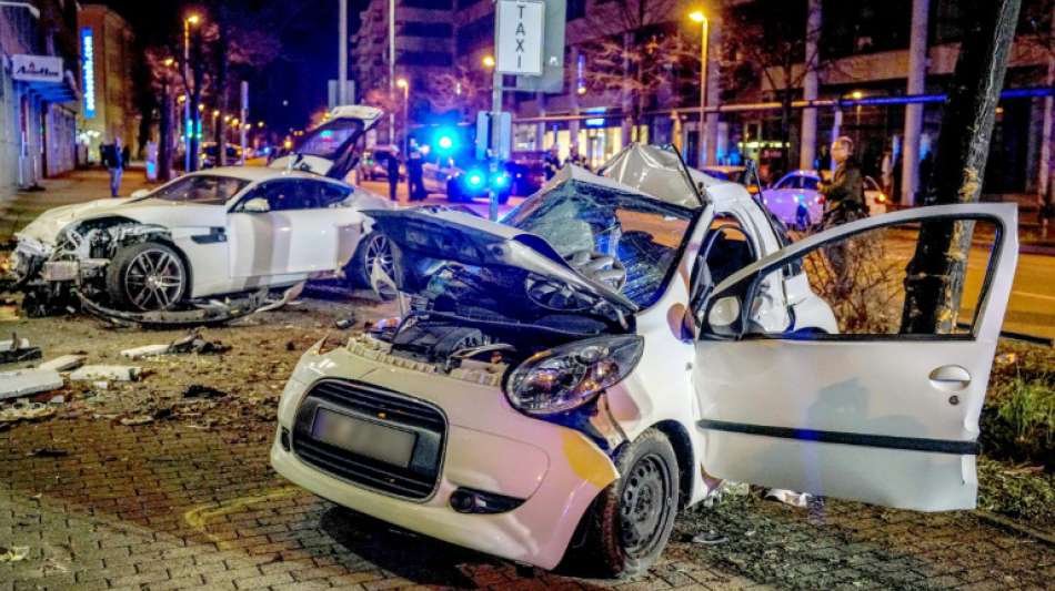 Raser nach Kollision in Stuttgart wegen zweifachen Mordes vor Gericht