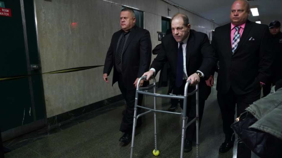 Ex-Filmproduzent Harvey Weinstein unterzieht sich Rücken-OP