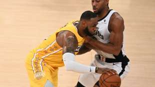 NBA: Superstar Leonard f&auml;llt nach OP auf unbestimmte Zeit aus