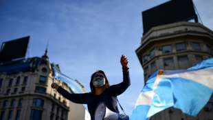 Menschen in Buenos Aires protestieren gegen striktere Corona-Maßnahmen