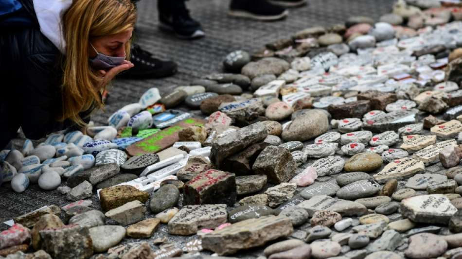 Proteste gegen argentinischen Pr&auml;sidenten nach Versto&szlig; gegen Corona-Regeln