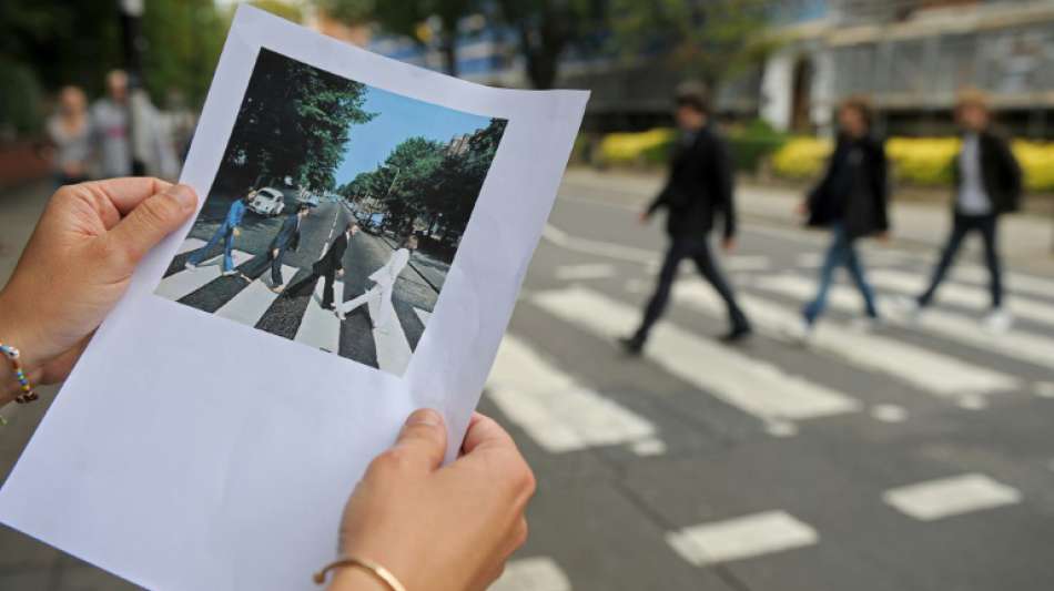Beatles-Fans feiern 50-jähriges Jubiläum des "Abbey Road"-Albumcovers