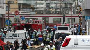 35 Verletzte bei Kollision von Zug und Lastwagen in Japan