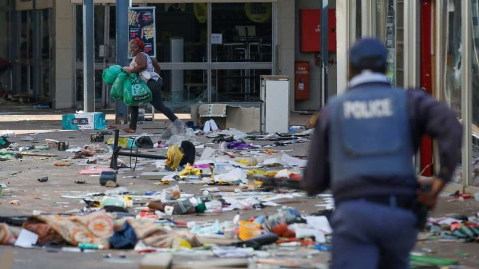 S&uuml;dafrika entsendet nach t&ouml;dlichen Ausschreitungen Soldaten in Unruhe-Provinzen