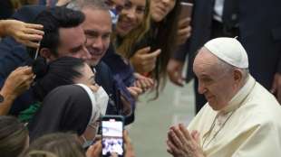 Papst spendiert Eis f&uuml;r Gef&auml;ngnisinsassen