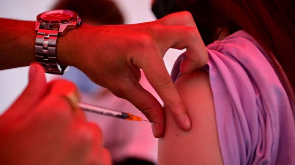 Frankreich und Griechenland führen Impfpflicht für Gesundheitskräfte ein