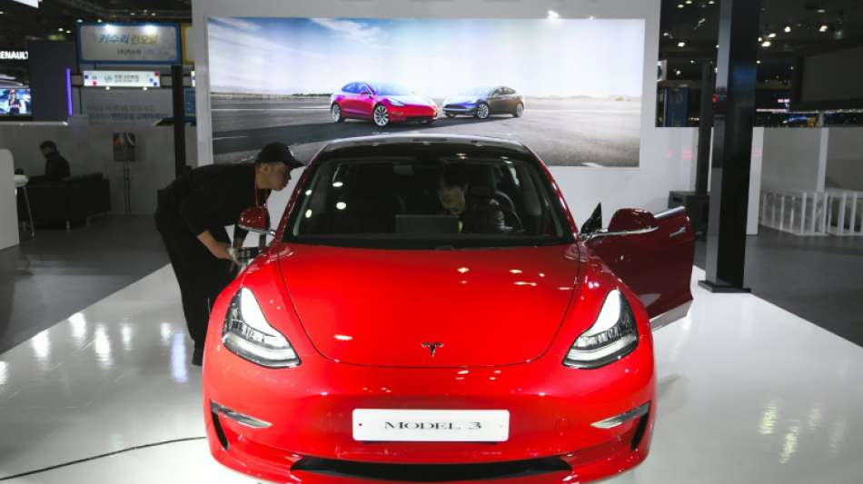 Elektroautobauer Tesla stürzt an New Yorker Börse ab