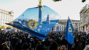 Georgiens Regierungspartei mobilisiert vor Kommunalwahl zehntausende Demonstranten