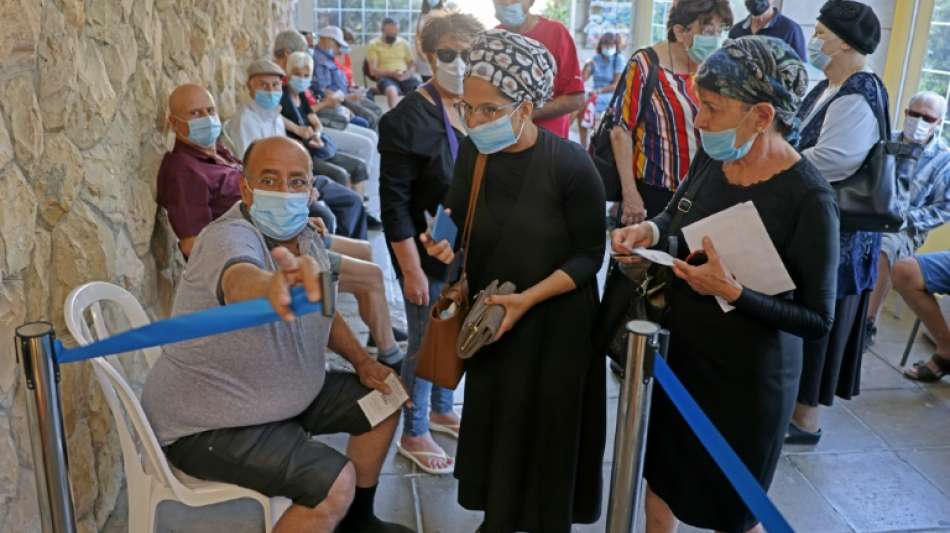 Israel beginnt als erstes Land mit dritter Corona-Impfung f&uuml;r &auml;ltere Menschen
