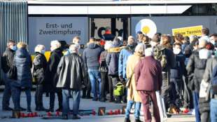 Bundesweite Corona-Inzidenz steigt auf 303,0