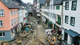Merkel gemeinsam mit Laschet am Mittag in Bad M&uuml;nstereifel