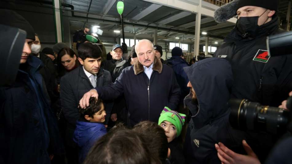 Lukaschenko verspricht Migranten bei Besuch in Unterkunft seine Hilfe 