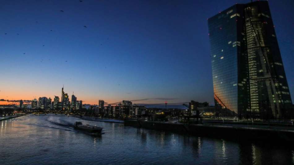 Europäische Zentralbank lässt Leitzinsen und Anleihenkaufprogramm unverändert