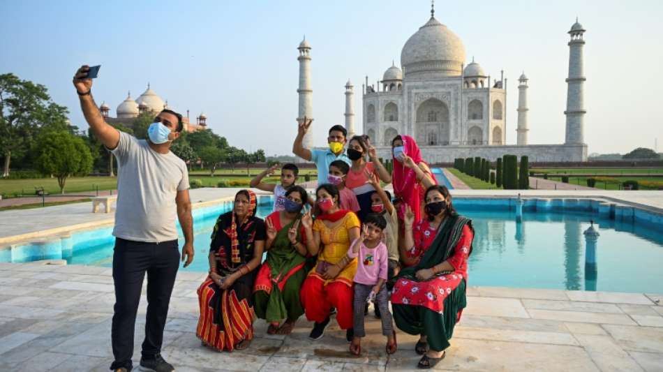 Indiens gr&ouml;&szlig;te Touristen-Attraktion Taj Mahal nach Corona-Pause wieder ge&ouml;ffnet