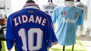 Trikot von Ex-Fu&szlig;ballstar Zidane f&uuml;r 108.000 Dollar versteigert