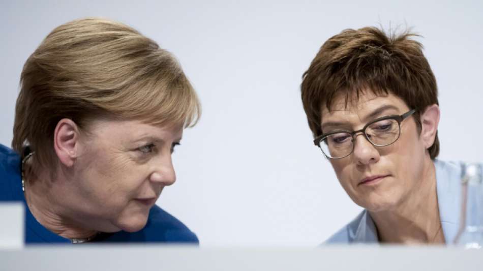 Merkel und Kramp-Karrenbauer fliegen in getrennten Maschinen in die USA
