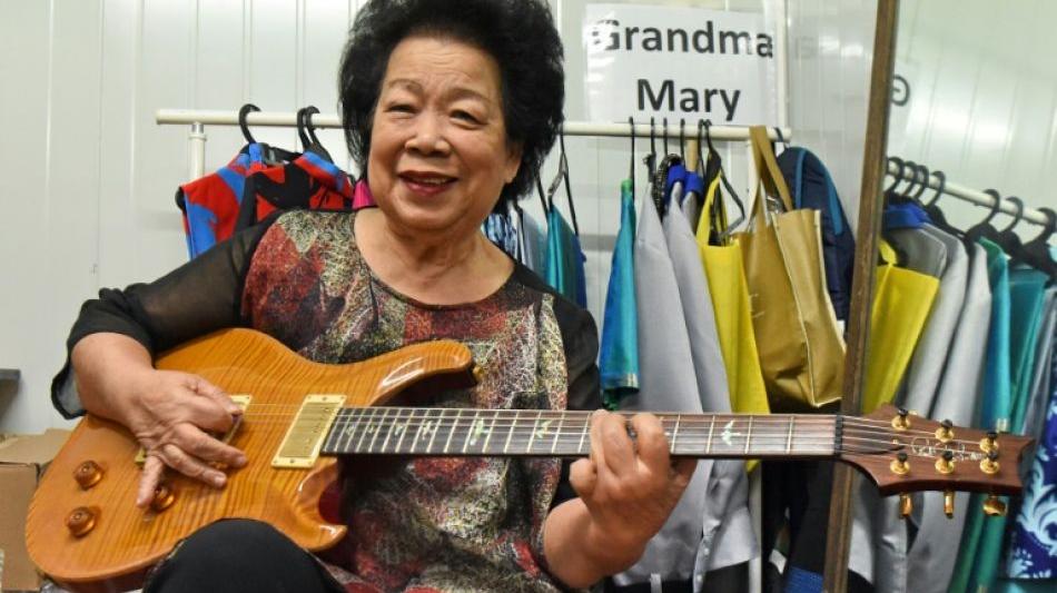 Singapur: 81-jährige Gitarristin Mary Ho fiebert Auftritt entgegen
