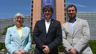 EU-Parlament setzt Akkreditierung für alle Spanier nach Puigdemont-Vorfall aus