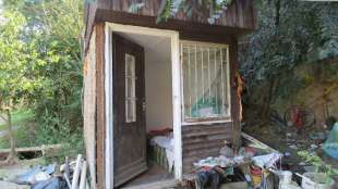 Paar in Ungarn sperrt Seniorin anderthalb Jahre in Gartenhaus ein