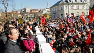 Erdrutschsieg f&uuml;r Links-Nationalisten Kurti bei Wahl im Kosovo