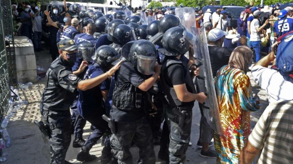 Entmachtung der Regierung in Tunesien l&ouml;st Sorge um die Demokratie aus