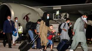 Bei erstem zivilen Evakuierungsflug rund 110 Menschen aus Kabul ausgeflogen