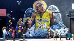 Millionenentsch&auml;digung f&uuml;r
Hinterbliebene nach Kobe-Bryant-Hubschrauberungl&uuml;ck
