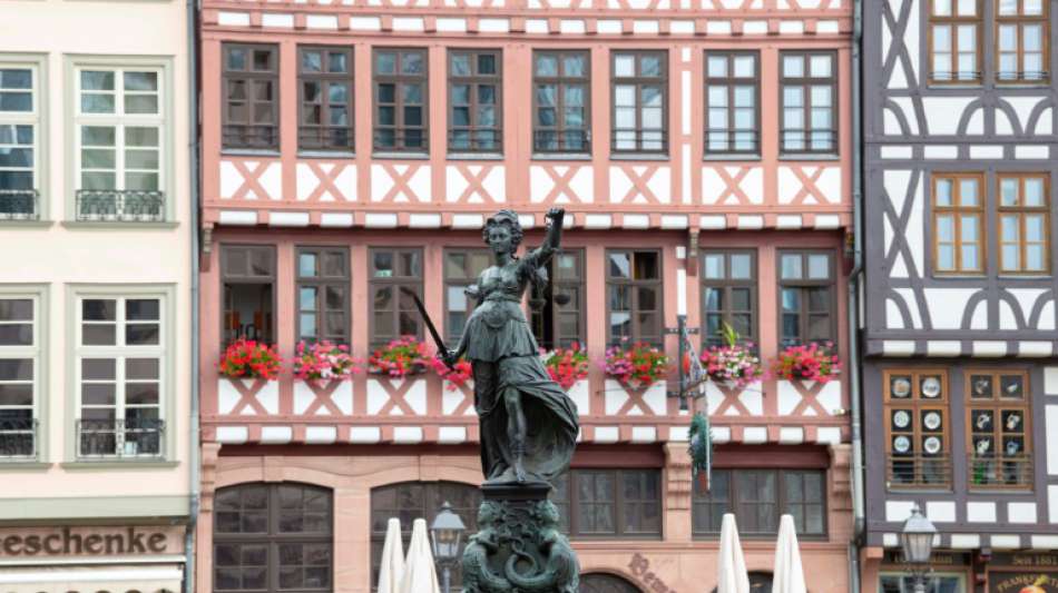 Busfahrer will Bürste statt Handy benutzt haben - Gericht glaubt ihm nicht