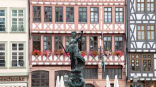 Busfahrer will Bürste statt Handy benutzt haben - Gericht glaubt ihm nicht