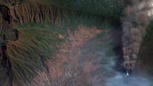 Flughafen von La Palma wegen Vulkanasche weiterhin gesperrt 