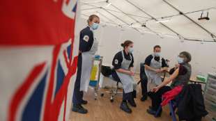 EU besteht in Vakzin-Streit mit Astrazeneca auf Lieferungen auch aus Großbritannien